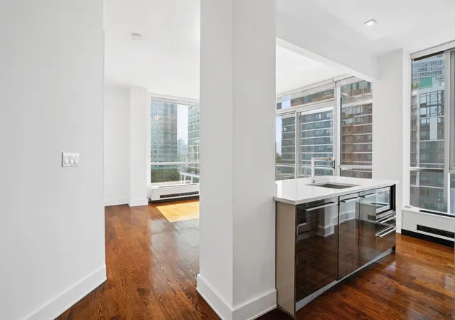 5th image of Vere, New York, NY 11101