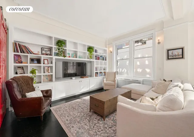 Photo 3 of House for sale at 366 Broadway #4B, New York, NY 10013 | MLS# RLS20077598 | Listing updated on 2026-03-19