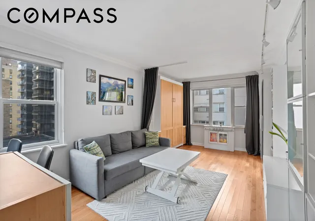 2nd image of 310 E 49Th St, New York, NY 10017
