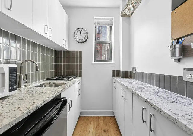 Photo 3 of Sale Pending at 104 E 37th Street #3E, New York City, NY 10016 | MLS# RLS20077636 | Listing updated on 2026-05-18