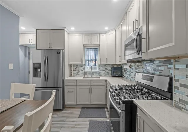 Photo 4 of Single family home for sale at 122-18 115th Avenue, New York City, NY 11420 | MLS# RLS20077724 | Listing updated on 2026-04-11
