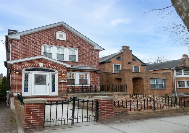 Photo 2 of Sale Pending at 6126 Fieldston Rd, New York City, NY 10471 | MLS# RLS20077726 | Listing updated on 2026-06-30