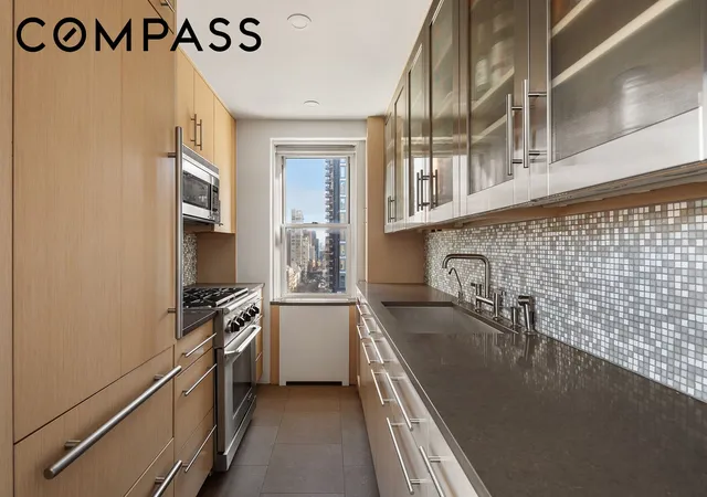 2nd image of 150 E 61St St #16D, New York, NY 10065 | MLS# RLS20077735