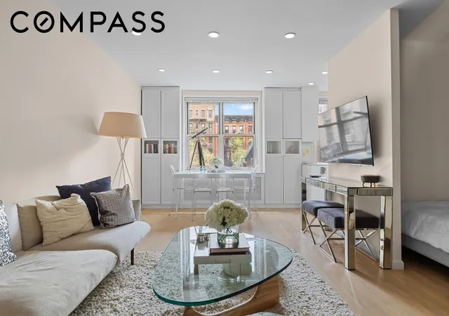 1st image of 309 E 87Th St, New York City, NY 10128
