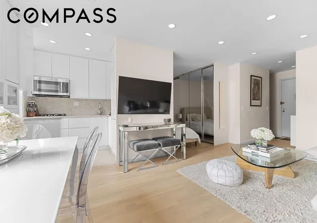 3rd image of 309 E 87Th St, New York City, NY 10128