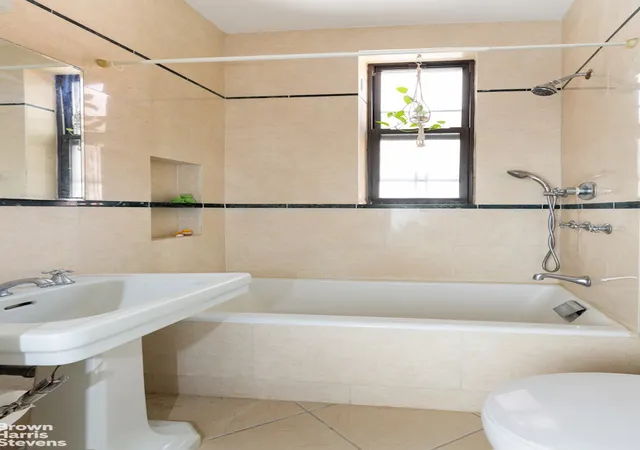 4th image of 1060 Park Ave #9B, New York City, NY 10128 | MLS# RLS20077856