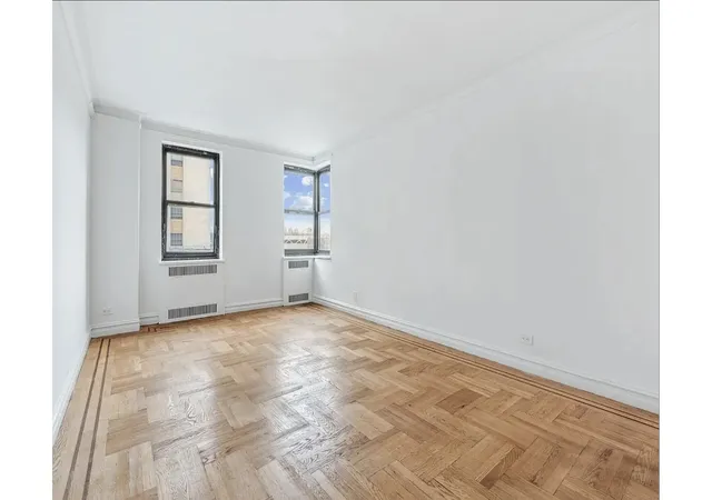 Photo 4 of Sale Pending at 860 Grand Concourse #6M, Bronx, NY 10451 | MLS# RLS20077916 | Listing updated on 2026-09-01