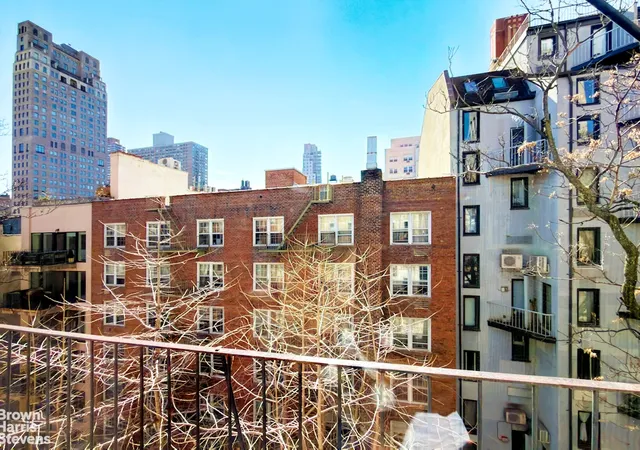 Homes for sale in New York City, NY | 218 E 82Nd St #5RW, New York City, NY 10028 | MLS# RLS20077980