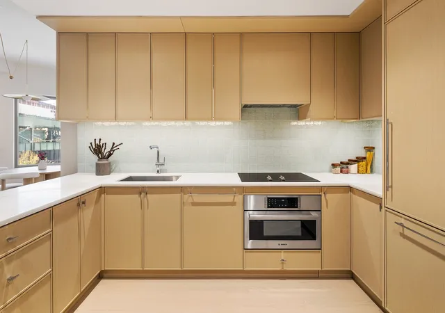 3rd image of 24-01 Queens Plz N #1305, New York City, NY 11101 | MLS# RLS20078067