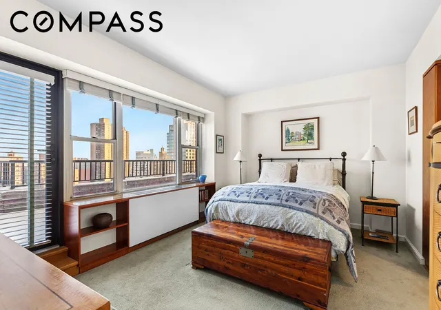 Photo 4 of Sale Pending at 400 E 85th Street #PHC, New York City, NY 10028 | MLS# RLS20070176 | Listing updated on 2026-08-03