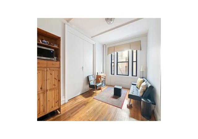 1st image of 609 W 114th St #6, New York City, NY 10025 | MLS# RLS20078159
