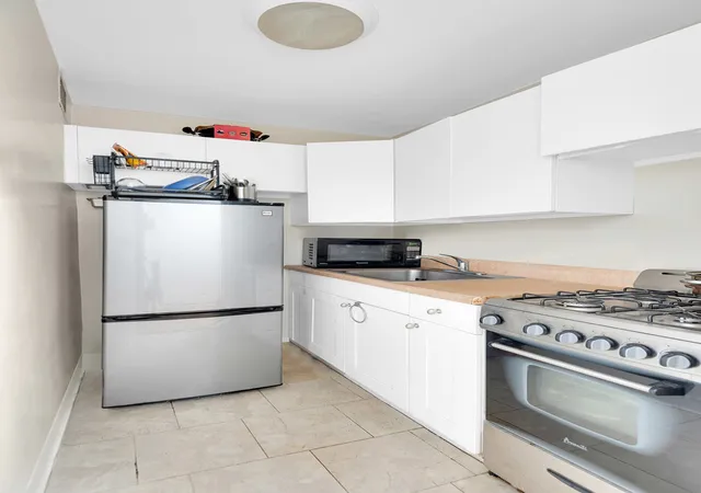 3rd image of 150 E 37Th St #6G, New York City, NY 10016 | MLS# RLS20078210