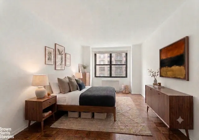 3rd image of 305 E 40Th St #17F, New York City, NY 10017 | MLS# RLS20078328