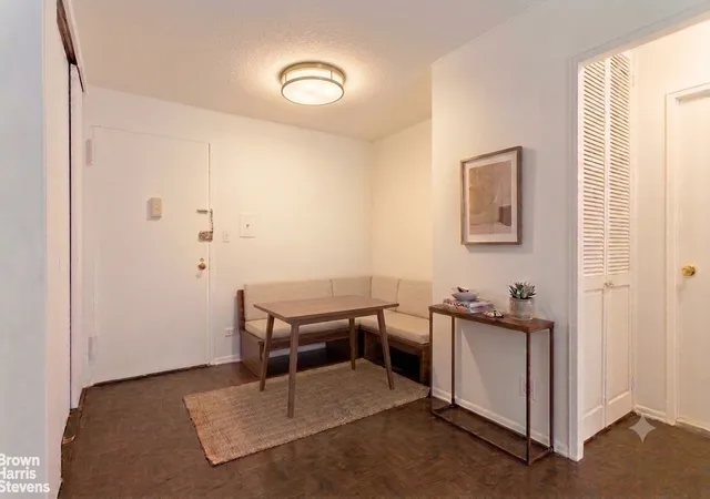 5th image of 305 E 40Th St #17F, New York City, NY 10017 | MLS# RLS20078328
