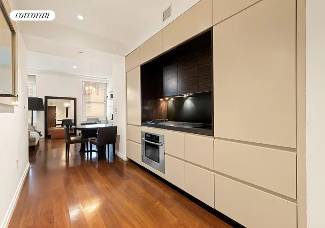 Photo 2 of House for sale at 55 Wall St #828, New York, NY 10005 | MLS# RLS20078340 | Listing updated on 2026-03-20