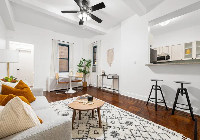 3rd image of 65 W 95Th St, New York, NY 10025