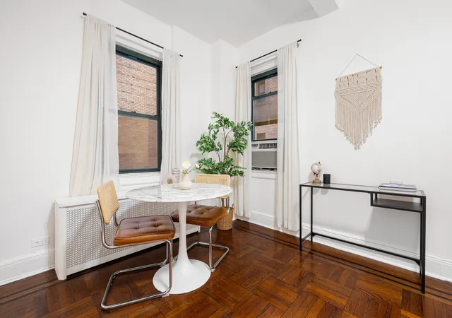 4th image of 65 W 95Th St, New York, NY 10025