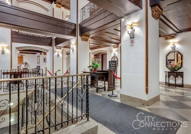 Listing Photo 2 - Condo for sale in building located at 320 E 42Nd St, New York, NY 10017 - Unit #2004