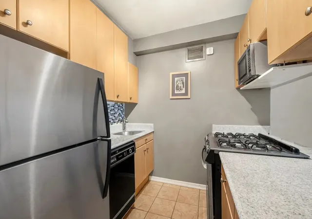 Photo 3 of Condo for sale at 280 Rector Pl #8A, New York City, NY 10280 | MLS# RLS20078827 | Listing updated on 2026-05-09