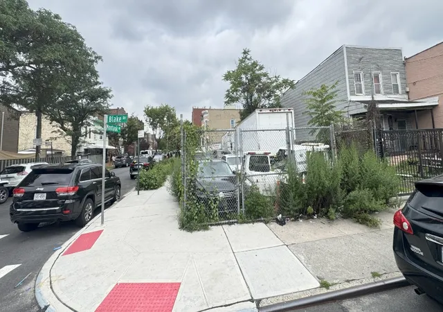 Photo 2 of Single family home for sale at 1109 Blake Ave, New York City, NY 11208 | MLS# RLS20079066 | Listing updated on 2026-03-25