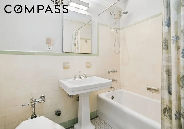 4th image of 2 Beekman Pl #12D, New York City, NY 10022 | MLS# RLS20079095