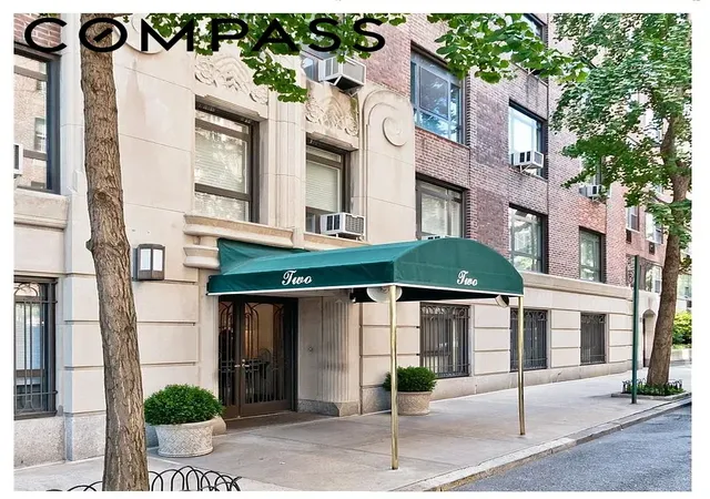 5th image of 2 Beekman Pl #12D, New York City, NY 10022 | MLS# RLS20079095