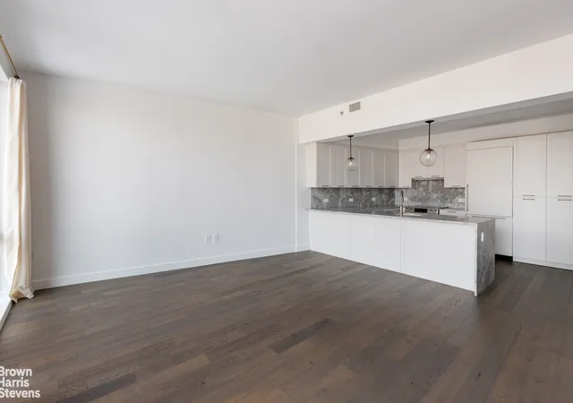 2nd image of 107-06 Queens Blvd #8H, Forest Hills, NY 11375 | MLS# RLS20079115