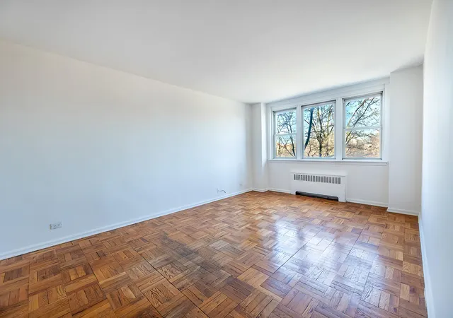 5th image of 80 Knolls Crescent #6-M, New York City, NY 10463 | MLS# RLS20079350