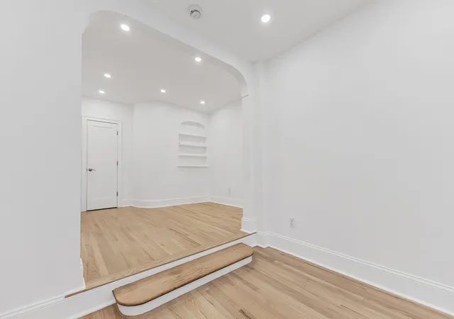 Photo 3 of Sale Pending at 161 E 91st Street #2B, New York City, NY 10128 | MLS# RLS20079365 | Listing updated on 2026-04-09