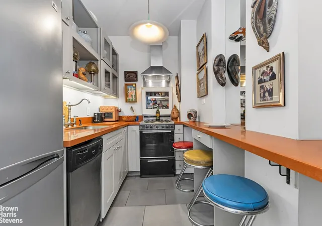 Photo 3 of Townhouse for sale at 115 E 36th Street #2/3F, New York City, NY 10016 | MLS# RLS20079646 | Listing updated on 2026-03-29