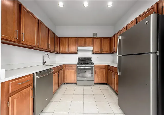 4th image of 45-02 Ditmars Blvd #405, Astoria, NY 11105 | MLS# RLS20079682