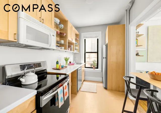 Photo 3 of Sale Pending at 250 Seeley St #4, New York City, NY 11218 | MLS# RLS20078322 | Listing updated on 2026-08-03