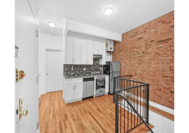 Photo 3 of Townhouse for sale at 907 Jefferson Ave, New York City, NY 11221 | MLS# RLS20079991 | Listing updated on 2026-06-25