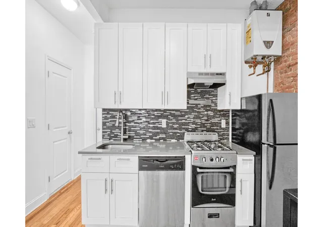 Photo 3 of Townhouse for sale at 907 Jefferson Ave, New York City, NY 11221 | MLS# RLS20079991 | Listing updated on 2026-06-25