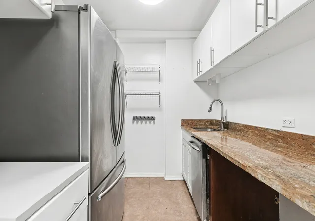 Listing Photo 4 - Condo for sale in building located at 141 E 55Th St, New York City, NY 10022 - Unit #10A