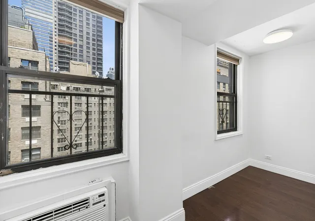 Listing Photo 5 - Condo for sale in building located at 141 E 55Th St, New York City, NY 10022 - Unit #10A