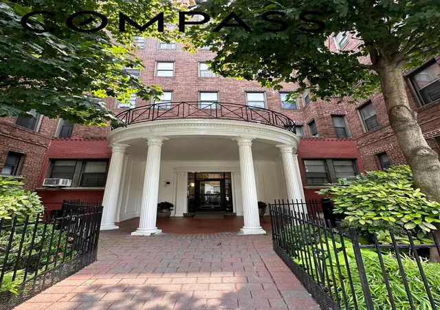 10th image of 40 Clarkson Ave #2L, Brooklyn, NY 11226 | MLS# RLS20080368