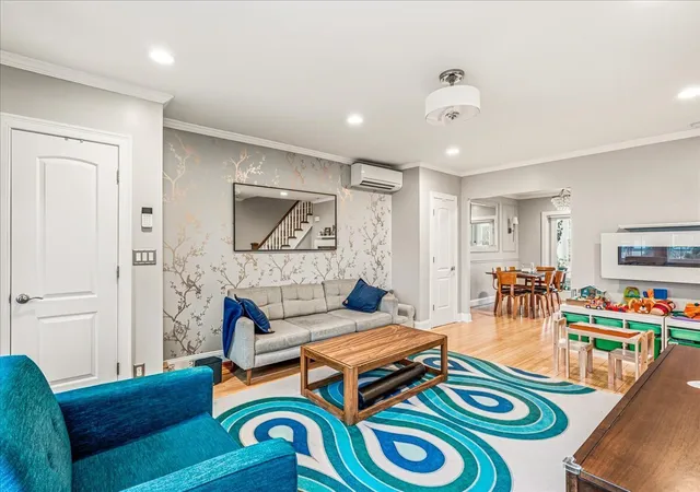Photo 3 of Sale Pending at 67-100 Dartmouth St, Forest Hills, NY 11375 | MLS# RLS20080392 | Listing updated on 2026-10-07