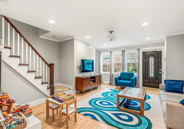 Photo 4 of Sale Pending at 67-100 Dartmouth St, Forest Hills, NY 11375 | MLS# RLS20080392 | Listing updated on 2026-10-07