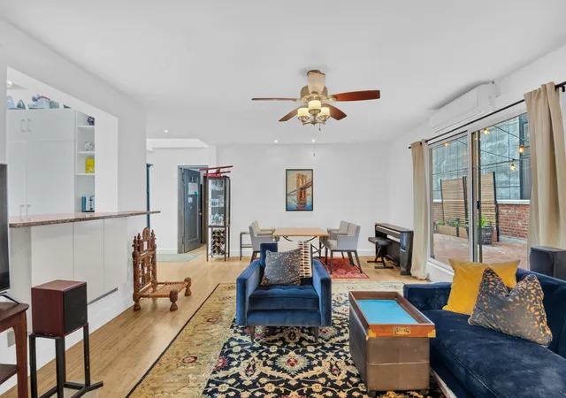 Homes for sale in New York, NY | 155 E 49Th St, New York, NY 10017
