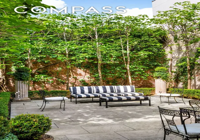 Photo 4 of Single family home for sale at 333 W 20th Street, New York, NY 10011 | MLS# RLS20077887 | Listing updated on 2026-06-02