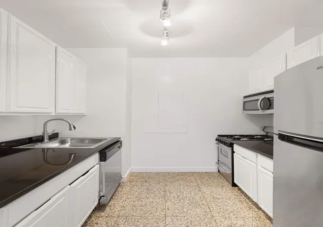 4th image of 120 E 87Th St #R14-J, New York City, NY 10128 | MLS# RLS20080467