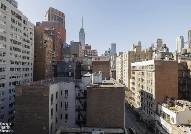 2nd image of 166 E 35Th St, New York City, NY 10016