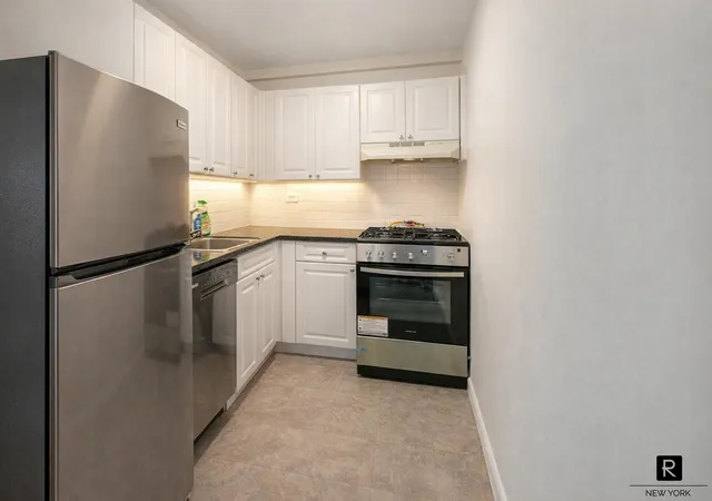 3rd image of 240 E 55Th St #9-E, New York, NY 10022 | MLS# RLS20080652