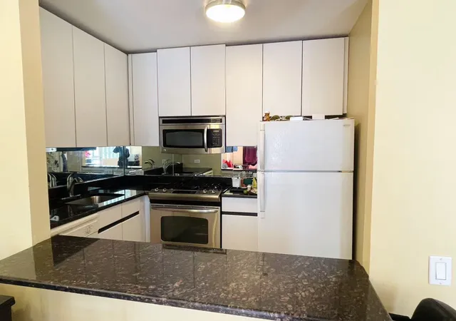 Photo 1 of House for sale at 21 S End Ave #333, New York, NY 10280 | MLS# RLS20080877 | Listing updated on 2026-04-28