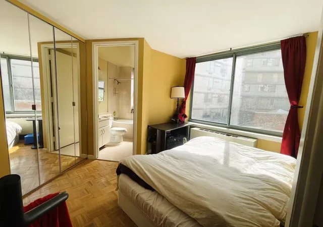 Photo 4 of House for sale at 21 S End Ave #333, New York, NY 10280 | MLS# RLS20080877 | Listing updated on 2026-04-28