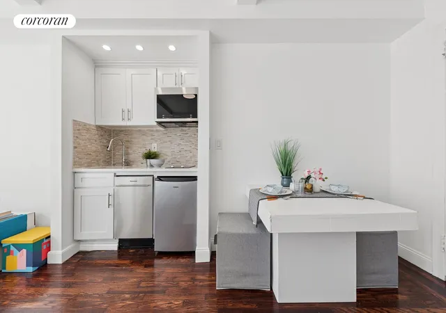 Homes for sale in New York City, NY | 45 Tudor City Pl #2019, New York City, NY 10017 | MLS# RLS20080974