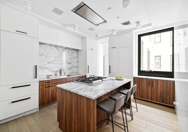 Photo 3 of Sale Pending at 480 Park Ave #14E, New York, NY 10022 | MLS# RLS20081017 | Listing updated on 2026-05-15