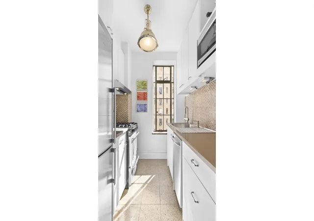 Photo 3 of House for sale at 350 W 57th Street #5J, New York, NY 10019 | MLS# RLS20081270 | Listing updated on 2026-06-14