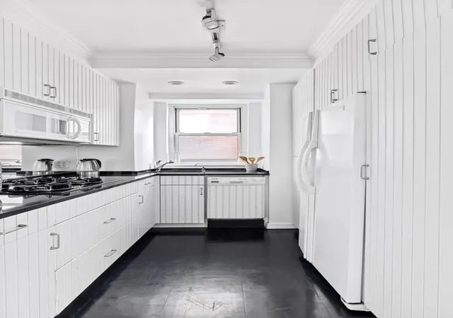 Homes for sale in New York City, NY | 120 E 79Th St, New York City, NY 10075